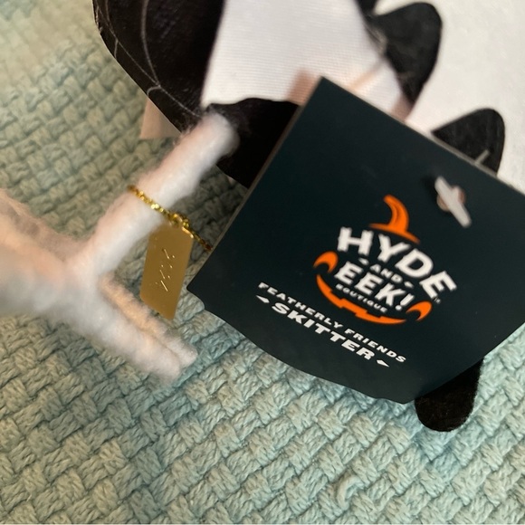 NWT  Set of 6 Target 2024 Hyde & EEK Boutique Featherly Friends Halloween Birds - Picture 5 of 6